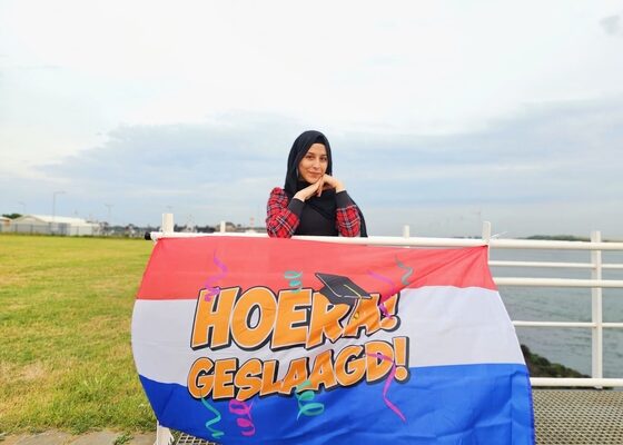Met vlag en wimpel