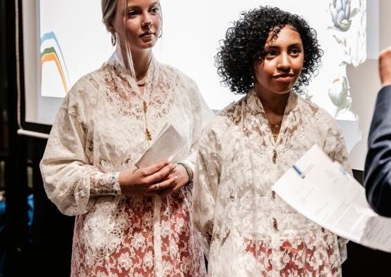 ‘Met ons werkstuk zetten we oma’s nalatenschap voort’
