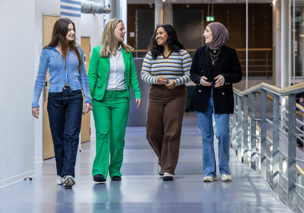 Studenten leren praten over gevoelige onderwerpen: ‘Het maakt zoveel uit waar je wieg heeft gestaan’