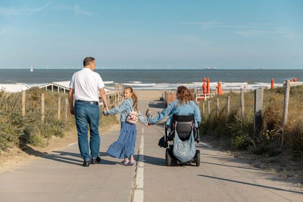 Ilona is danser, moeder en rolstoelgebruiker. ‘Onze dochter is erg zelfstandig. Dat moet wel, maar we willen haar wel echt kind laten zijn.’